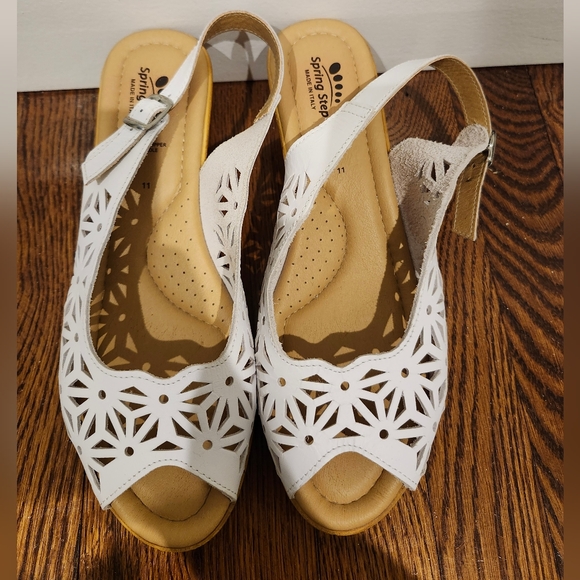 Spring Step Olivia White Eyelet Cutout Wedge Sandals Womens Size 11 - Picture 3 of 6